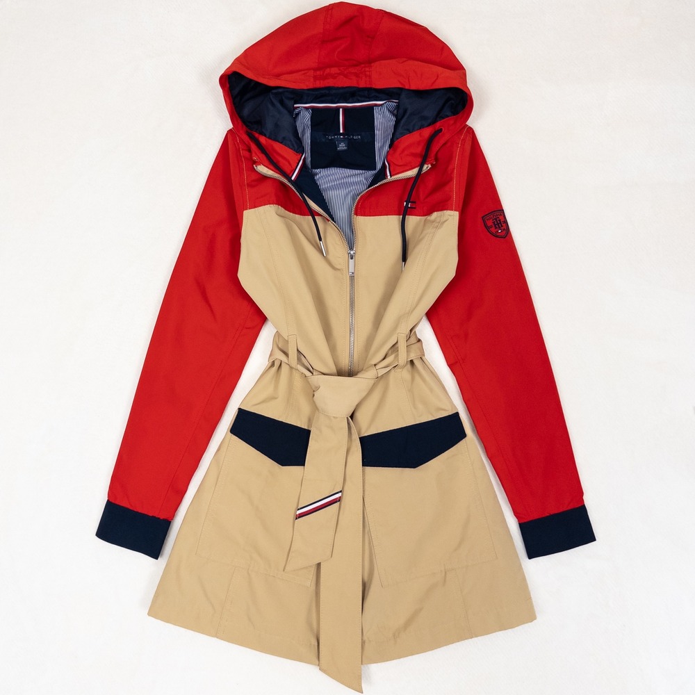 Tommy Hilfiger hooded raincoat women's M red tan colorblock belted preppy